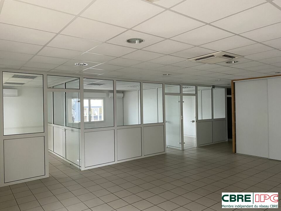 CBRE IPC Immobilier d'entreprise LOCATION Local commercial  MONT DE MARSAN 6812YA