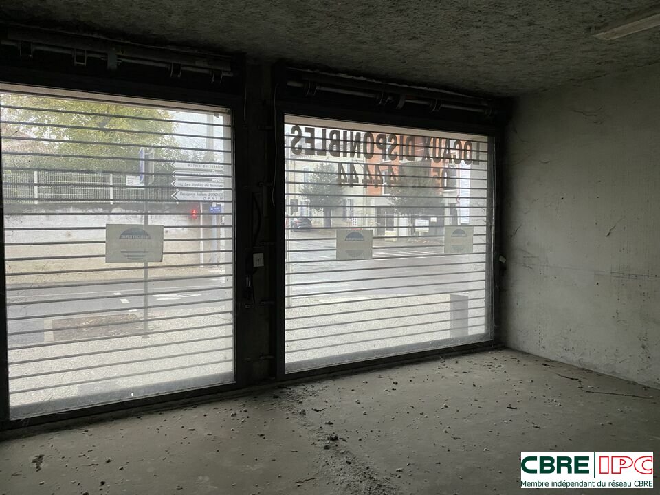 CBRE IPC Immobilier d'entreprise VENTE Local commercial  MONT DE MARSAN 7204YA2