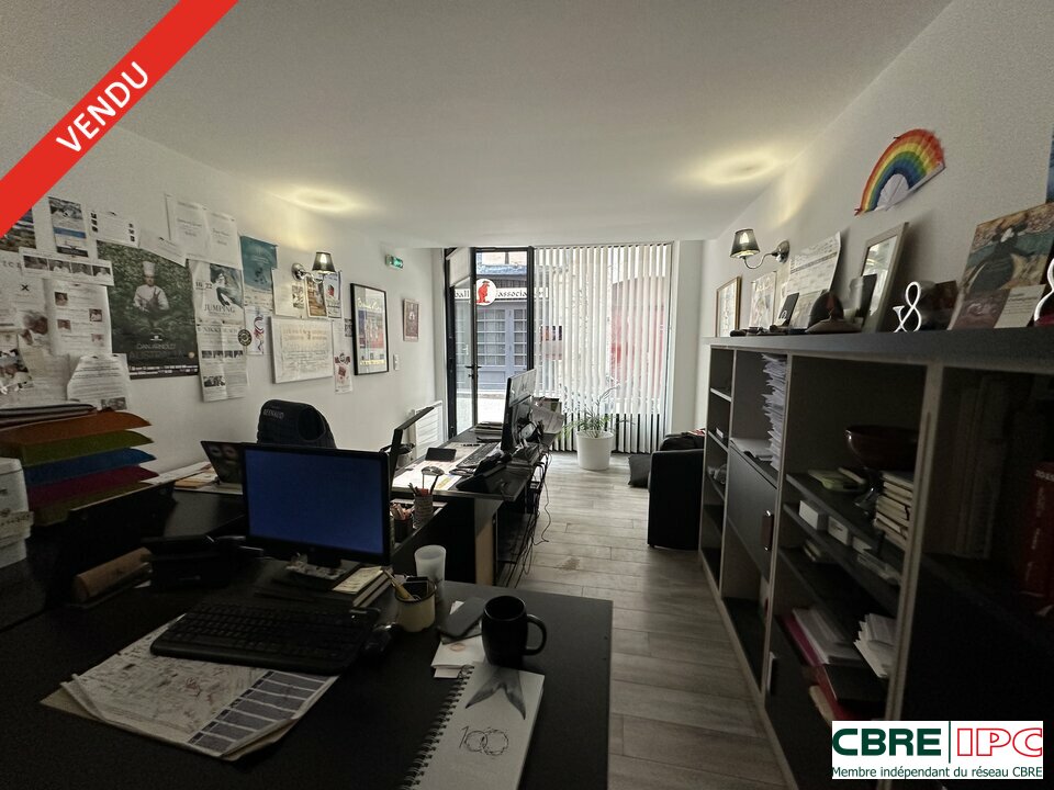 CBRE IPC Immobilier d'entreprise VENTE Local commercial  BAYONNE 7401FD