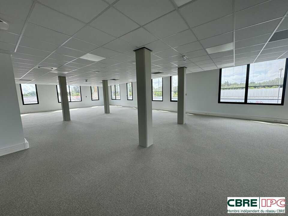 CBRE IPC Immobilier d'entreprise LOCATION Bureau  ANGLET 7480FD3