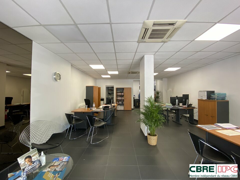 CBRE IPC Immobilier d'entreprise LOCATION Local commercial  BAYONNE 7457FD