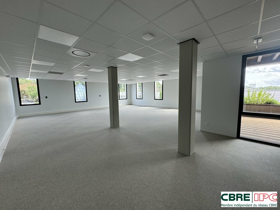 CBRE IPC Immobilier d'entreprise LOCATION Bureau  ANGLET 7480FD2