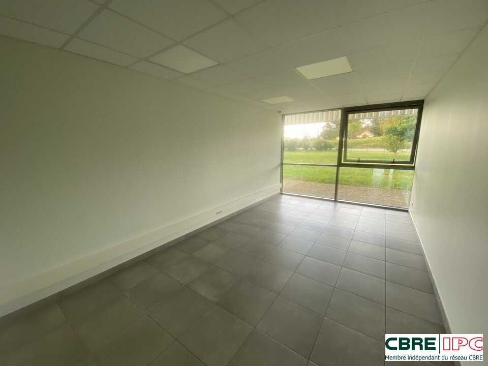 CBRE IPC Immobilier d'entreprise LOCATION Bureau  HAGETMAU 7547YA2