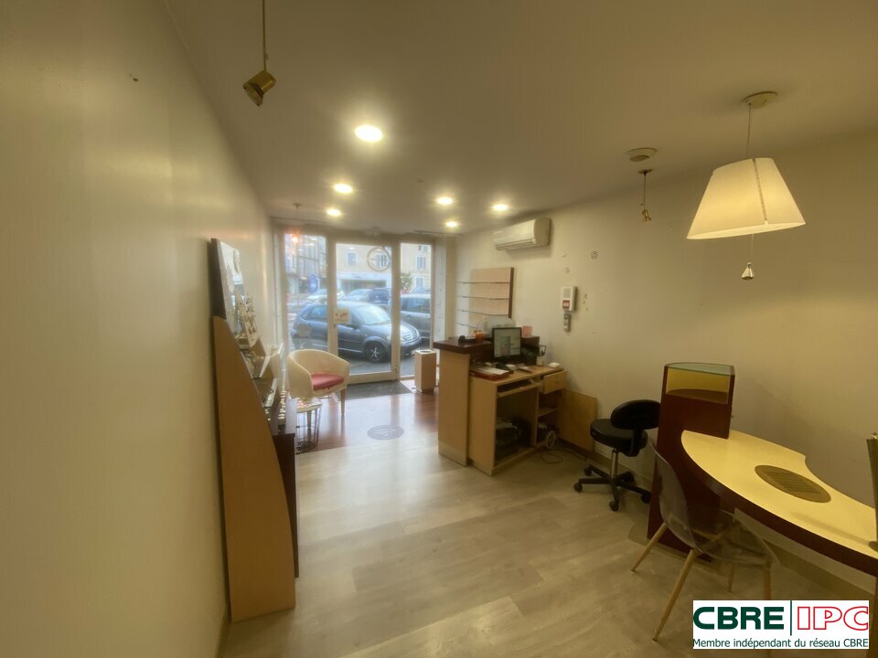 CBRE IPC Immobilier d'entreprise LOCATION Local commercial  MONT DE MARSAN 7569YA