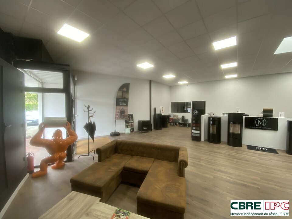 CBRE IPC Immobilier d'entreprise VENTE Local commercial  SAINT PIERRE DU MONT 7580YA