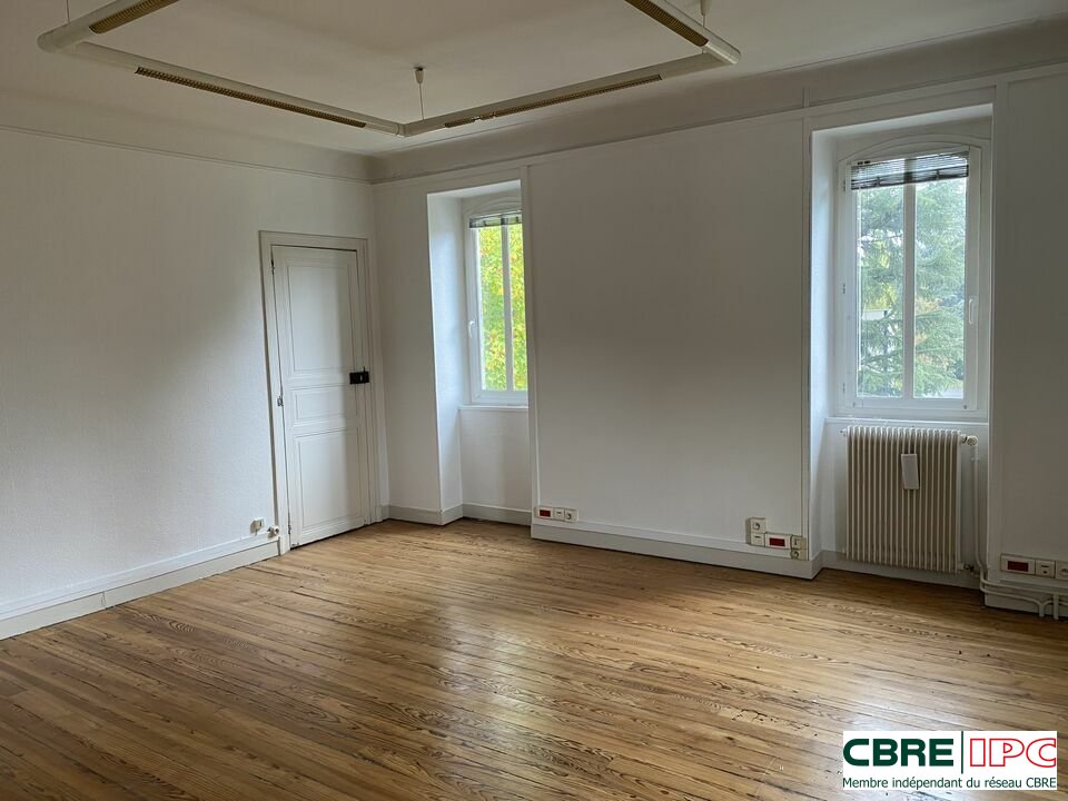 CBRE IPC Immobilier d'entreprise VENTE Bureau  PAU 03092024FL