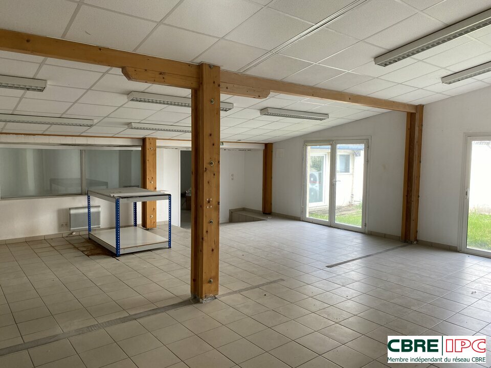 CBRE IPC Immobilier d'entreprise VENTE Local commercial  MONT DE MARSAN 7275YA