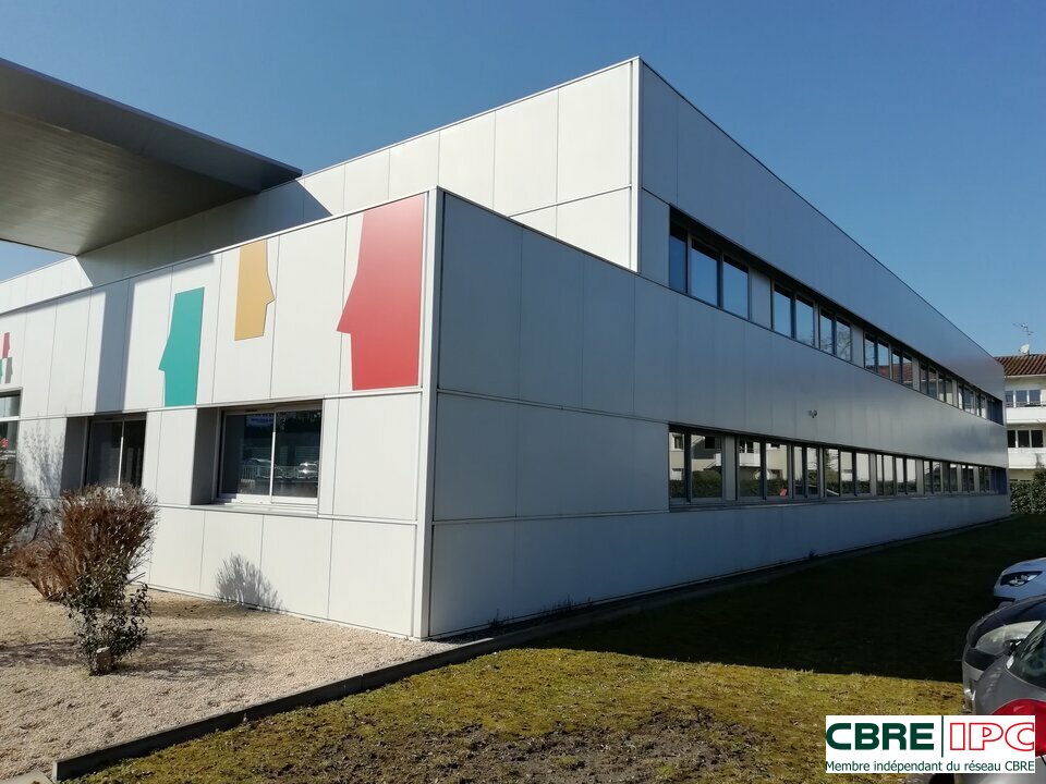 CBRE IPC Immobilier d'entreprise VENTE Bureau  SAINT PIERRE DU MONT 7335YA