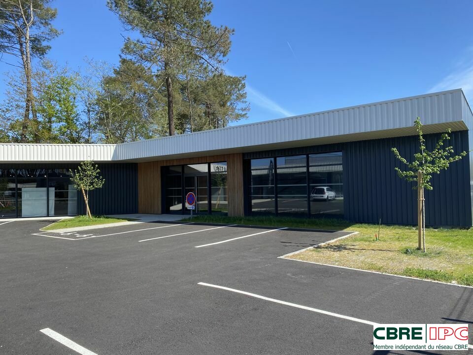 CBRE IPC Immobilier d'entreprise VENTE Local commercial  MEES 7374YA