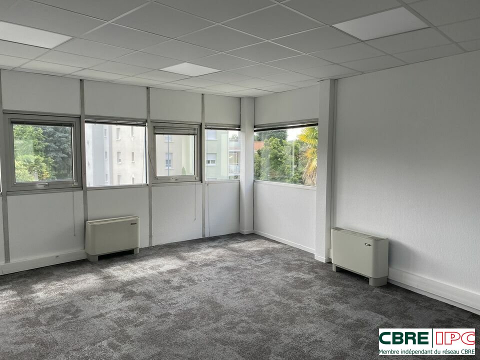 CBRE IPC Immobilier d'entreprise LOCATION Bureau  PAU 7517FL