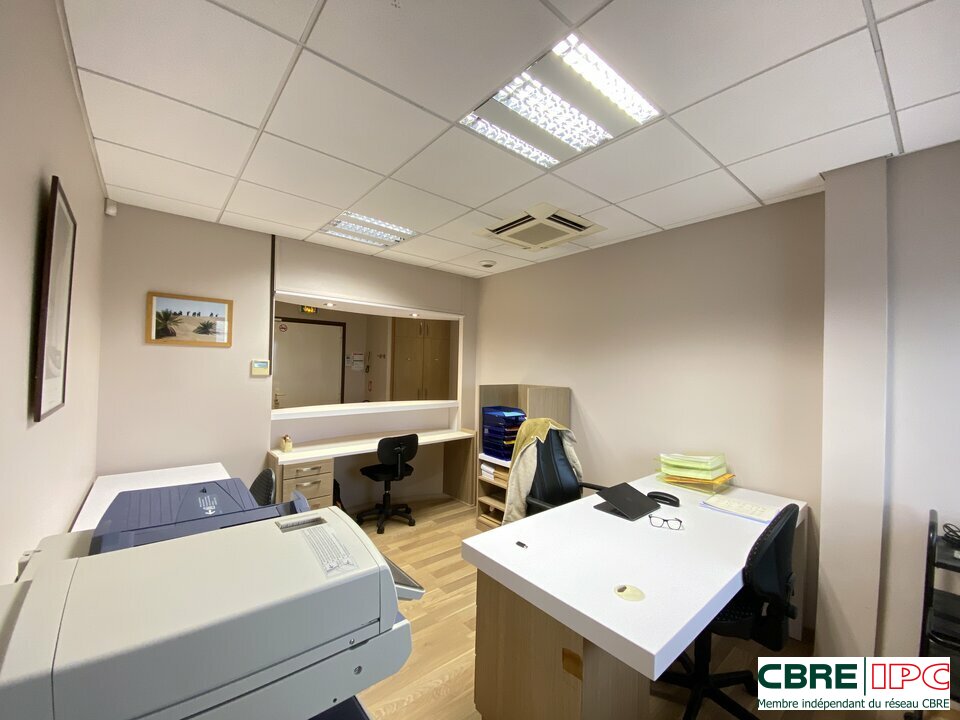 CBRE IPC Immobilier d'entreprise LOCATION Bureau  ANGLET 7664FD