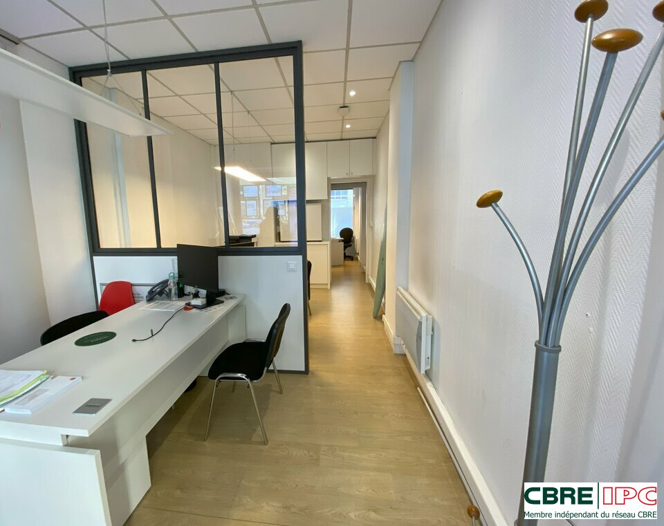 CBRE IPC Immobilier d'entreprise LOCATION Local commercial  BAYONNE 7151FD