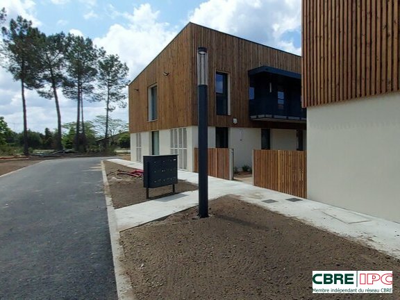 CBRE IPC Immobilier d'entreprise LOCATION Bureau  SAINT GEOURS DE MAREMNE 7427YA