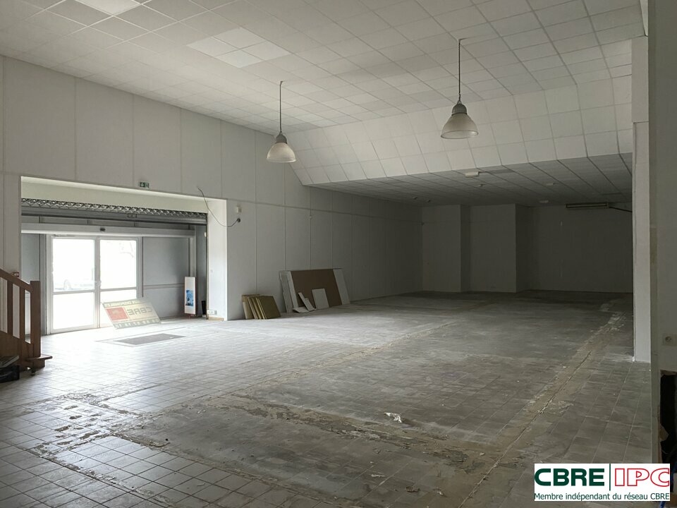 CBRE IPC Immobilier d'entreprise LOCATION Local commercial  SAINT PAUL LES DAX 7438YA1