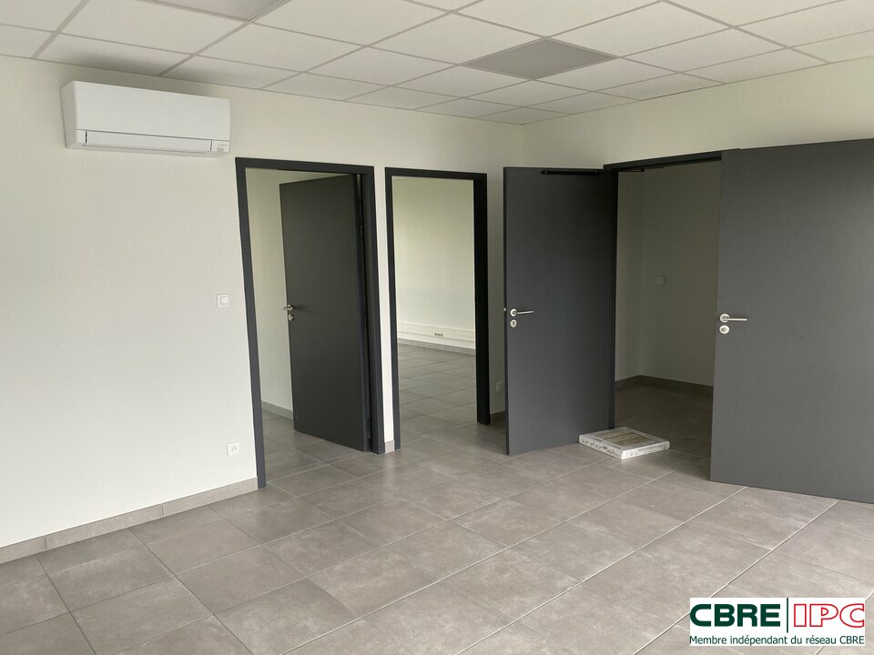 CBRE IPC Immobilier d'entreprise LOCATION Bureau  HAGETMAU 7547YA3