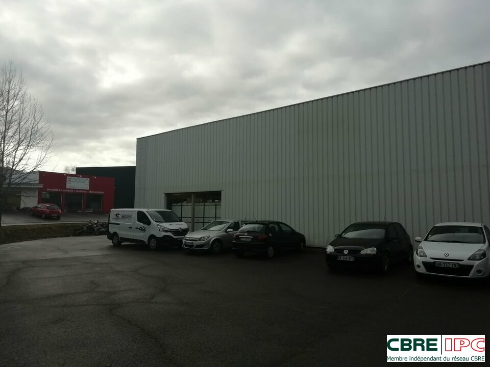 CBRE IPC Immobilier d'entreprise LOCATION Local commercial  SAINT PIERRE DU MONT 7679YA