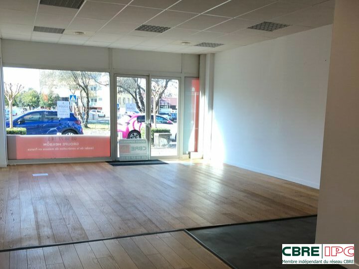 CBRE IPC Immobilier d'entreprise LOCATION Local commercial  DAX 7682YA