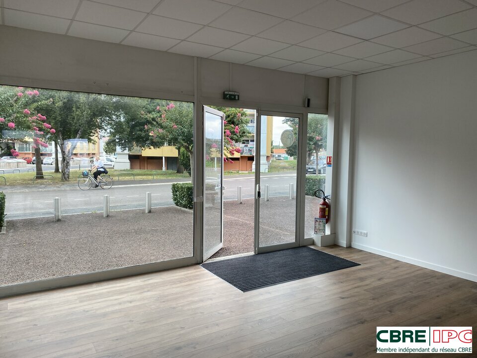 CBRE IPC Immobilier d'entreprise LOCATION Local commercial  DAX 7508YA2