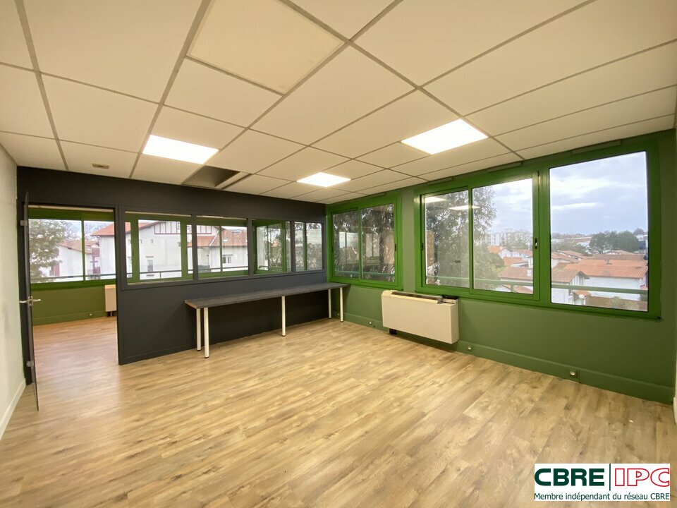 CBRE IPC Immobilier d'entreprise LOCATION Bureau  ANGLET 7727FD