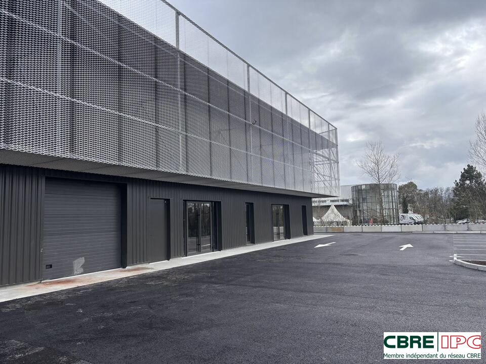 CBRE IPC Immobilier d'entreprise LOCATION Local d'activités PAU 7362FL2