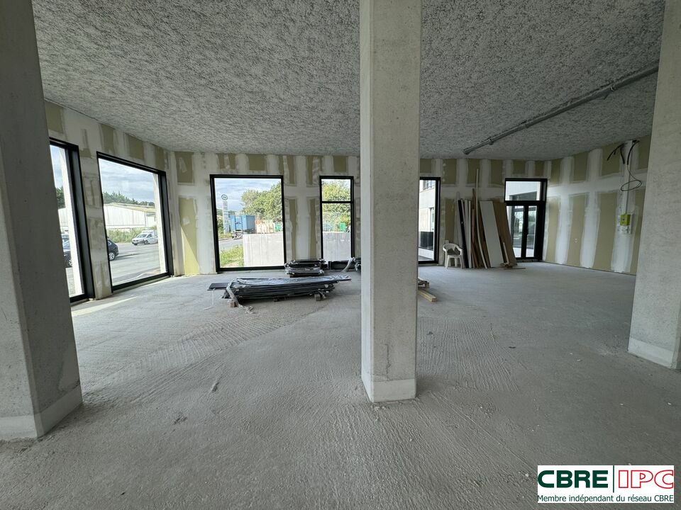 CBRE IPC Immobilier d'entreprise LOCATION Local commercial ANGLET 7480FD7