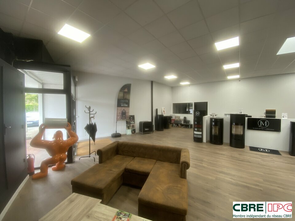 CBRE IPC Immobilier d'entreprise VENTE Local commercial SAINT PIERRE DU MONT 7580YA