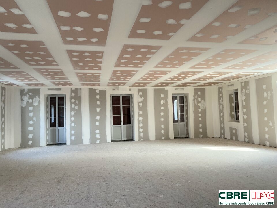CBRE IPC Immobilier d'entreprise LOCATION Bureau SAINT PIERRE D'IRUBE 7591FD