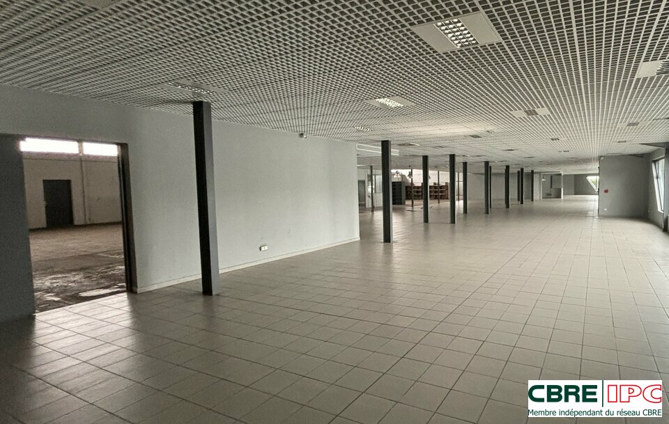 CBRE IPC Immobilier d'entreprise VENTE Local d'activités LONS 7632FL