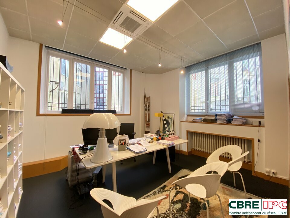 CBRE IPC Immobilier d'entreprise VENTE Bureau BAYONNE 7653FD