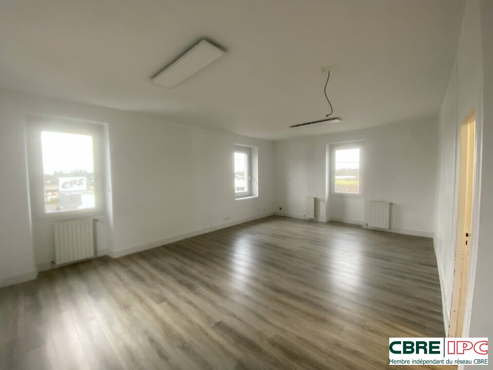 CBRE IPC Immobilier d'entreprise LOCATION Bureau  SAINT PAUL LES DAX 7738YA