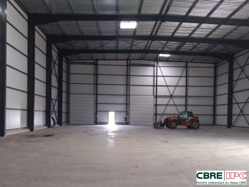 CBRE IPC Immobilier d'entreprise LOCATION Local d'activités LAHONCE 7831PC