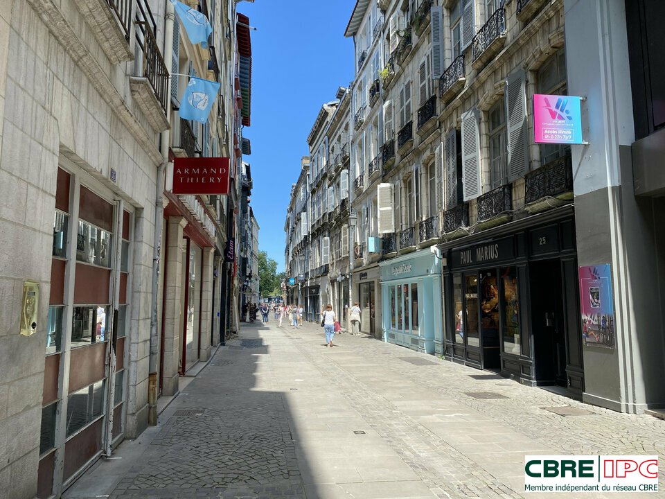 CBRE IPC Immobilier d'entreprise CESSION DAB Local commercial BAYONNE 7852FD