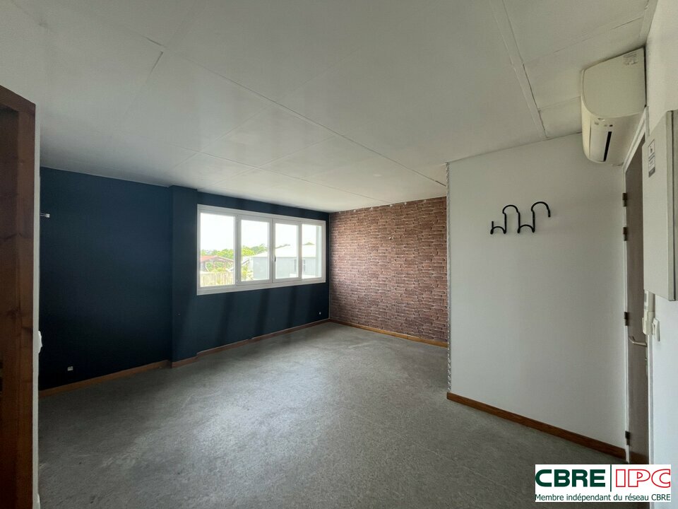 CBRE IPC Immobilier d'entreprise LOCATION Bureau ARCANGUES 7894PC