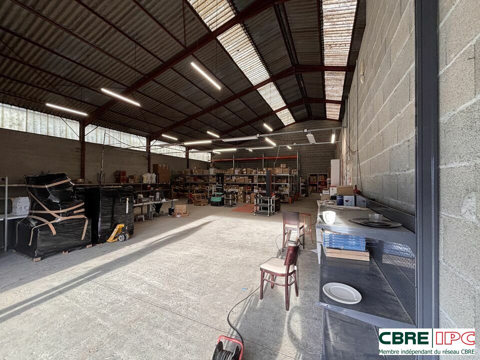 CBRE IPC Immobilier d'entreprise VENTE Local commercial LONS 7729FL