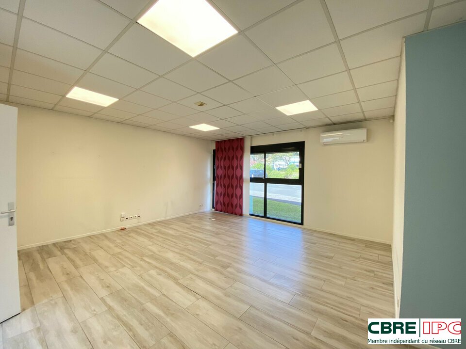 CBRE IPC Immobilier d'entreprise LOCATION Bureau  ANGLET 7924FD2