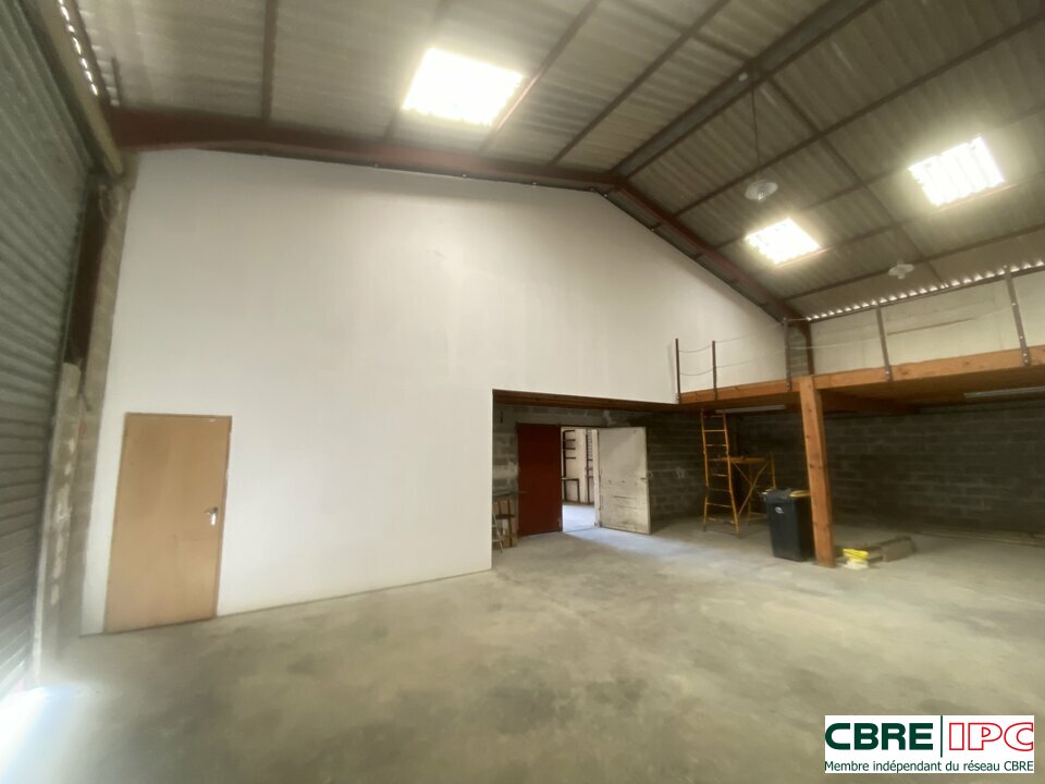 CBRE IPC Immobilier d'entreprise LOCATION Local d'activités  SAINT AVIT 7839YA