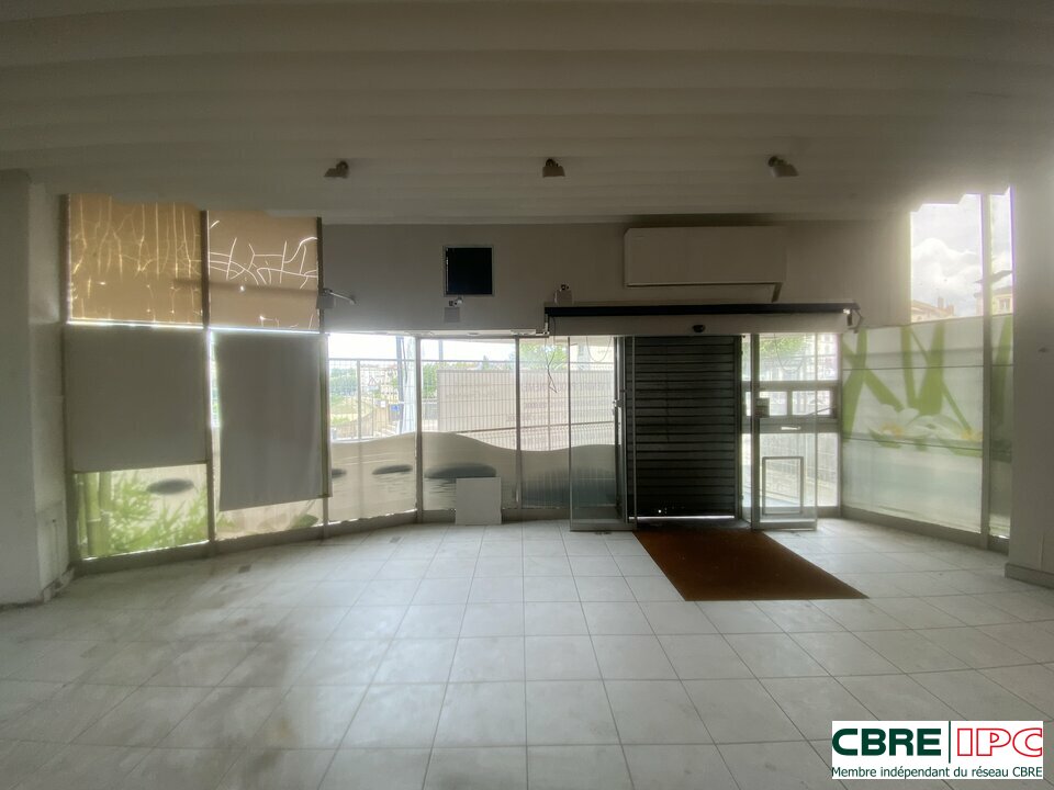 CBRE IPC Immobilier d'entreprise VENTE Local commercial  MONT-DE-MARSAN 7956YA