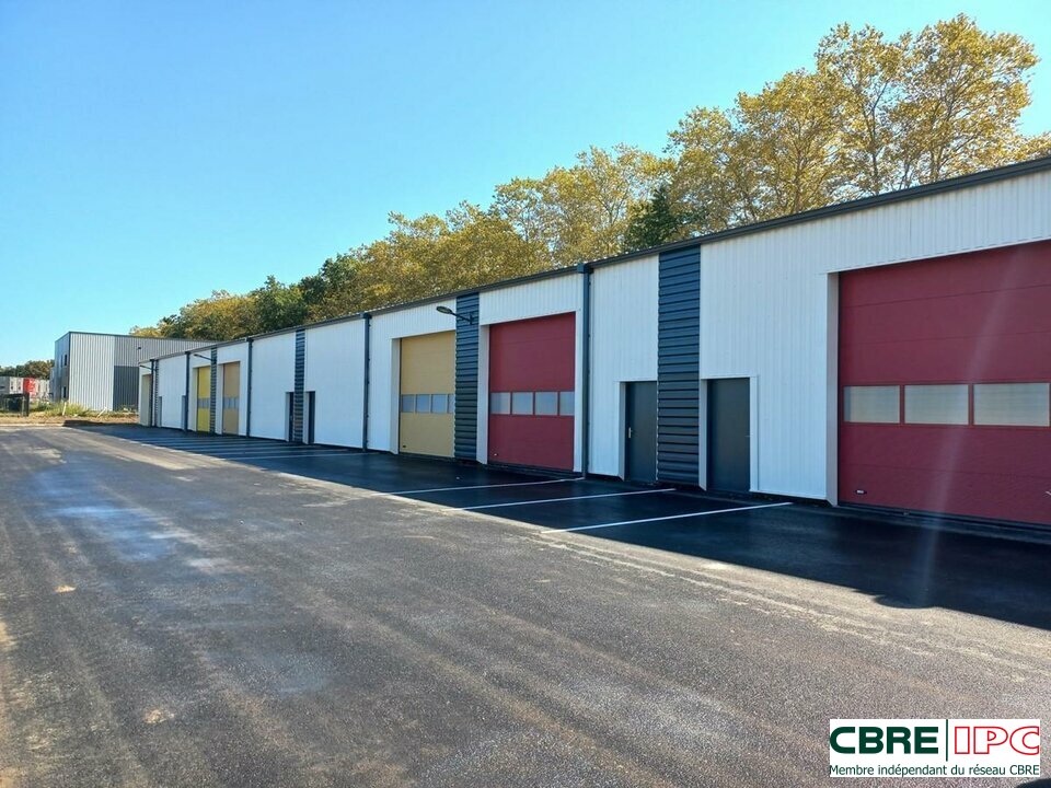 CBRE IPC Immobilier d'entreprise VENTE Local d'activités PAU 7366FL2
