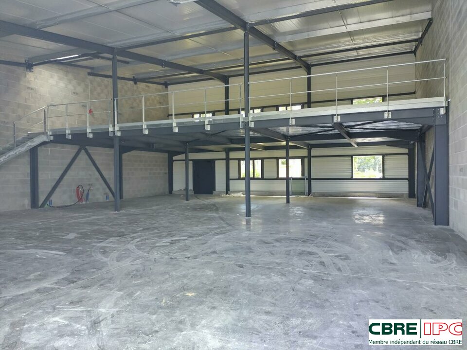CBRE IPC Immobilier d'entreprise VENTE Local d'activités PAU 7366FL2