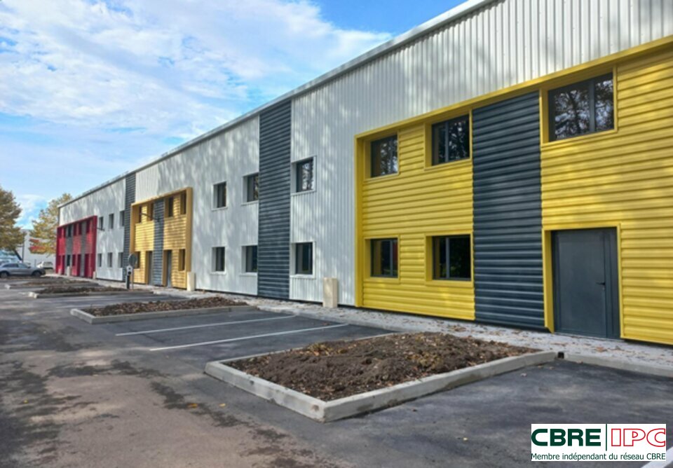 CBRE IPC Immobilier d'entreprise VENTE Local d'activités PAU 7366FL2