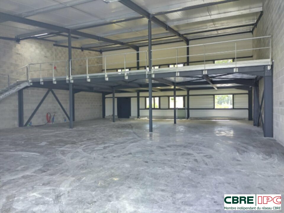 CBRE IPC Immobilier d'entreprise VENTE Local d'activités PAU 7366FL3