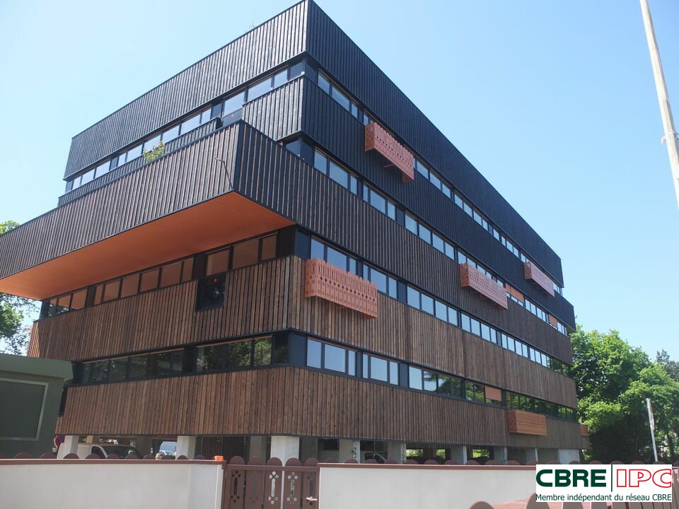 CBRE IPC Immobilier d'entreprise VENTE Bureau PAU 7395FL2
