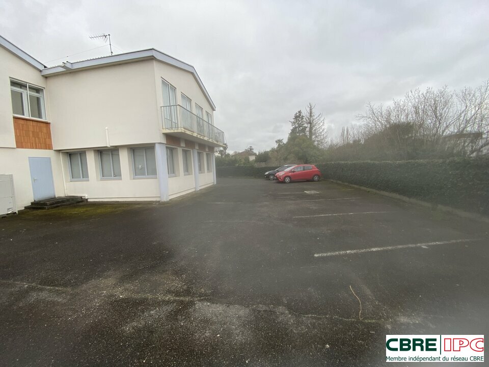 CBRE IPC Immobilier d'entreprise VENTE Bureau MONT-DE-MARSAN 7745YA