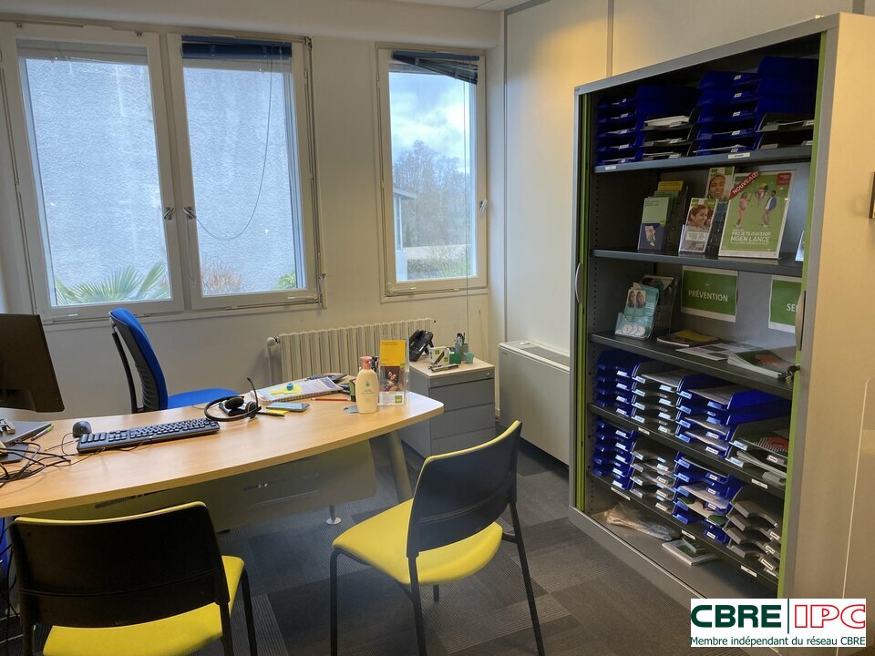 CBRE IPC Immobilier d'entreprise VENTE Bureau MONT-DE-MARSAN 7745YA