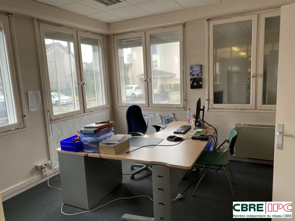 CBRE IPC Immobilier d'entreprise VENTE Bureau MONT-DE-MARSAN 7745YA