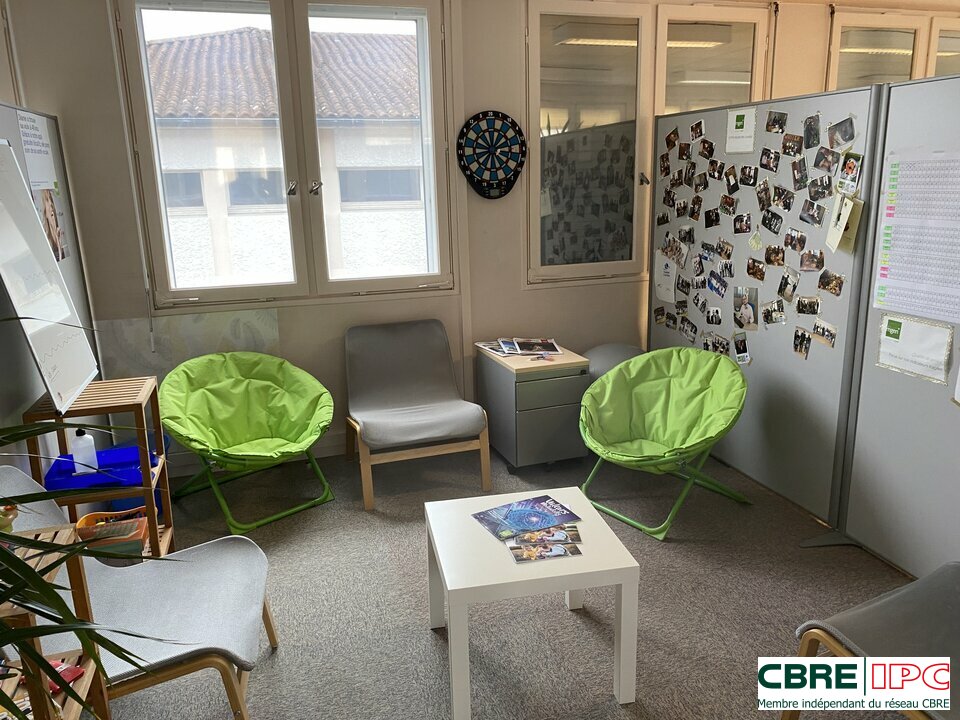 CBRE IPC Immobilier d'entreprise VENTE Bureau MONT-DE-MARSAN 7745YA