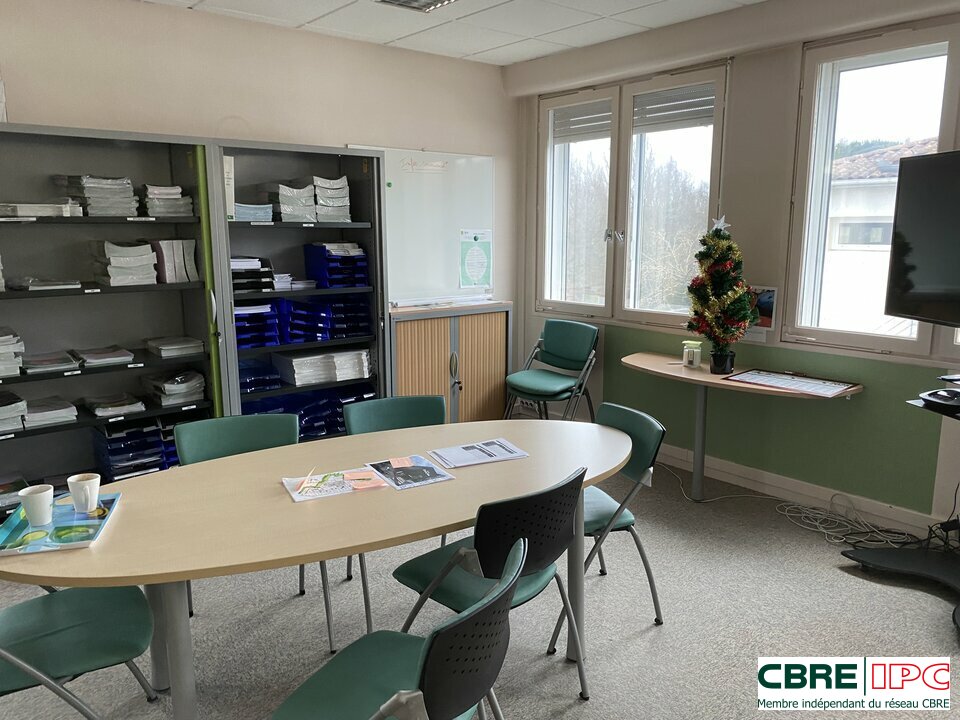 CBRE IPC Immobilier d'entreprise VENTE Bureau MONT-DE-MARSAN 7745YA