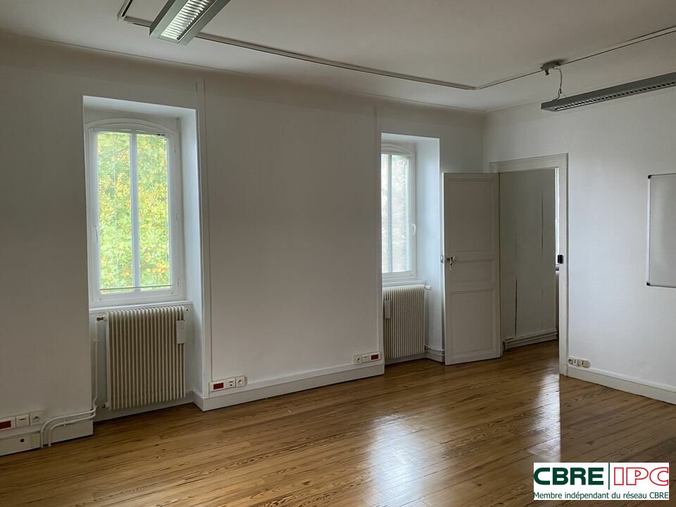 CBRE IPC Immobilier d'entreprise VENTE Bureau PAU 7748FL