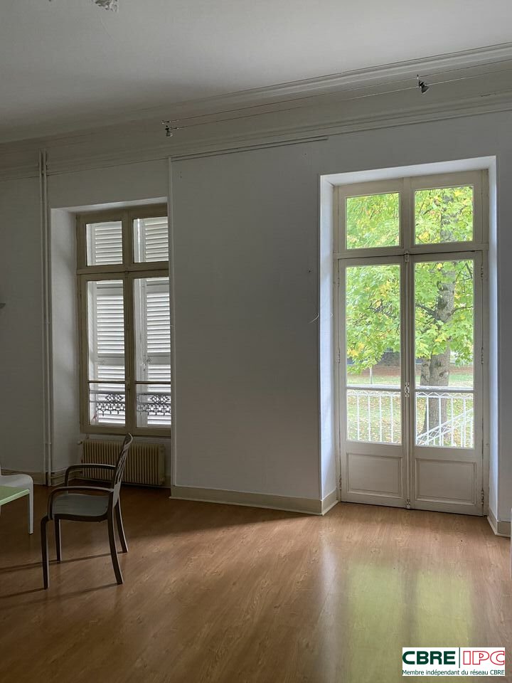 CBRE IPC Immobilier d'entreprise VENTE Bureau PAU 7748FL