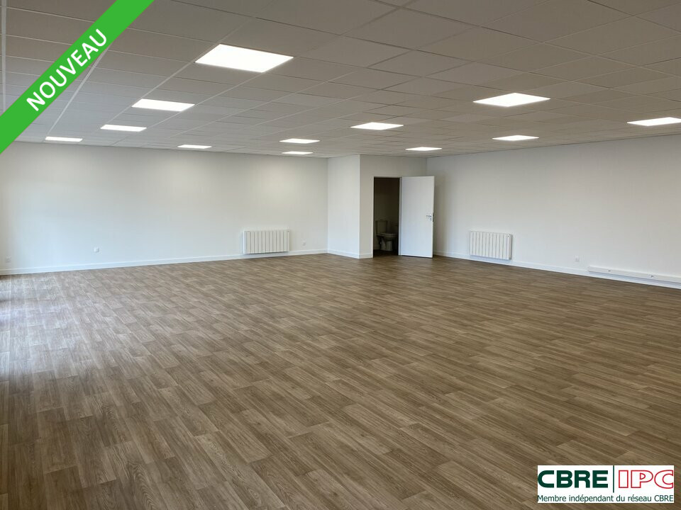 CBRE IPC Immobilier d'entreprise LOCATION Local d'activités ANGLET 7837SD/PC